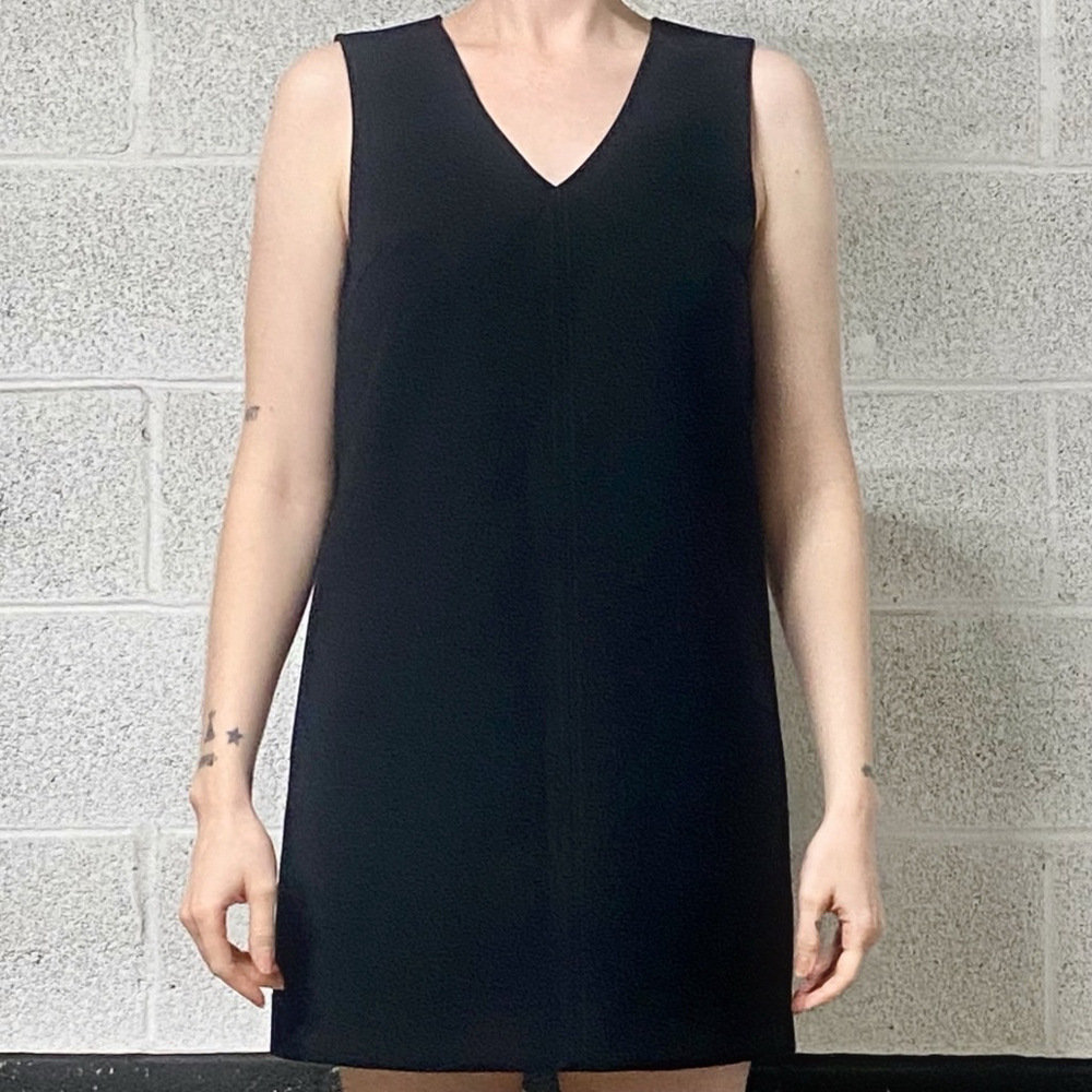 Club Monaco Sleeveless V-Neck Mini Dress Size 0